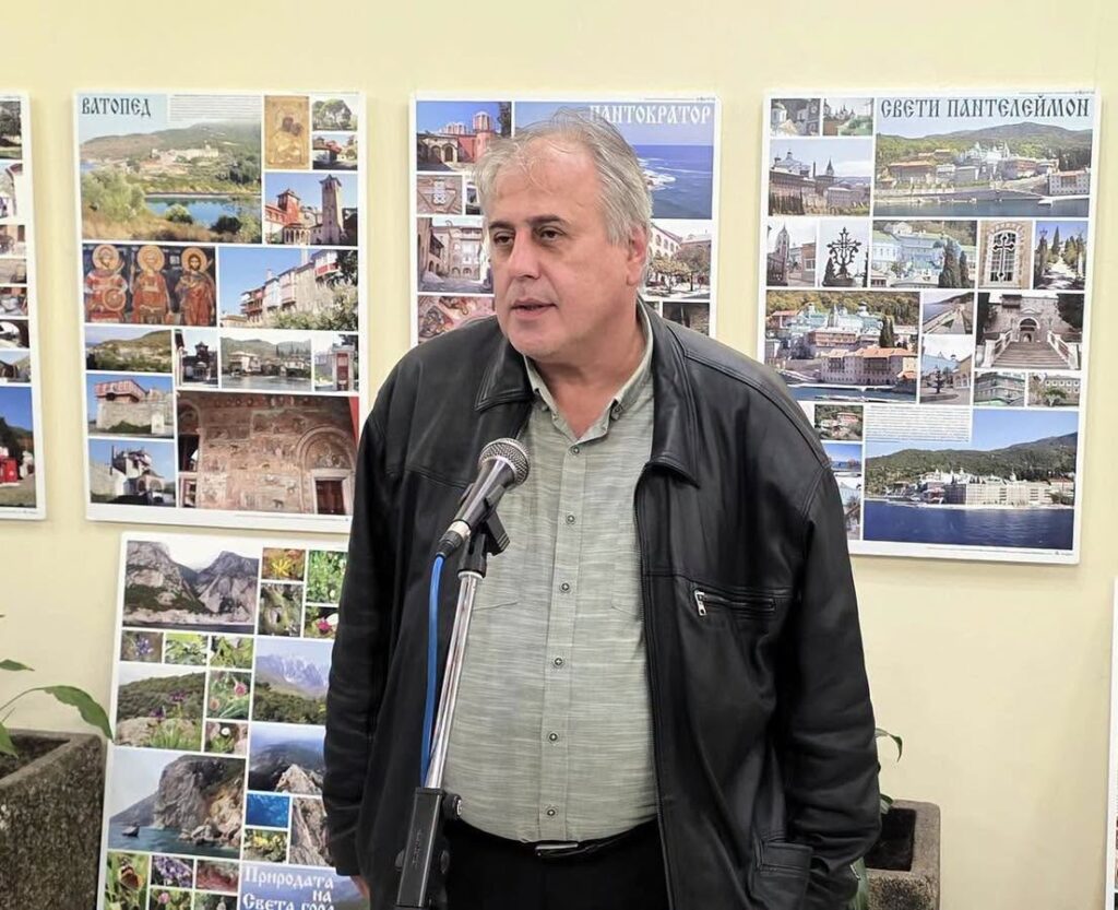 Фотографската изложба „Света гора (Атон) през обектива на двама географи“ гостува във Великотърновския университет